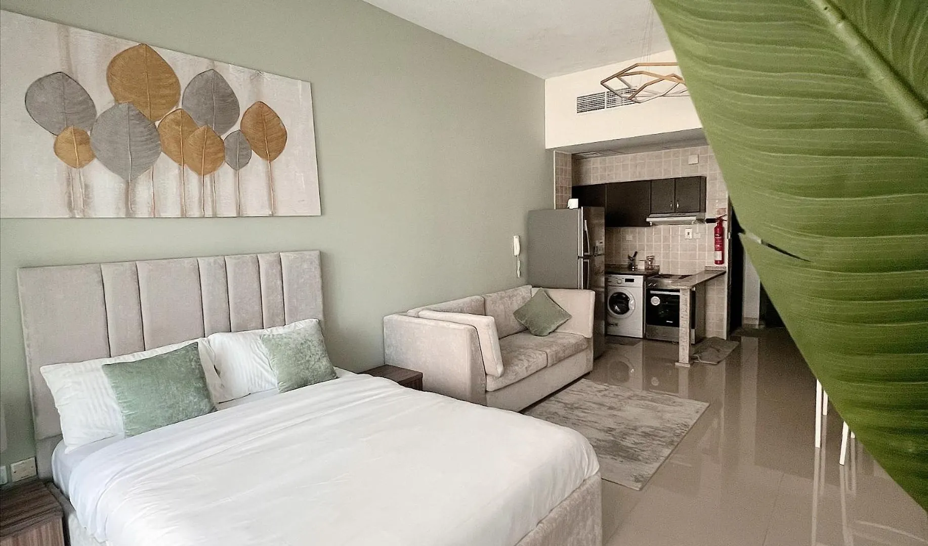 Skyline Studio Apartment With Balcony In Dubai Marina