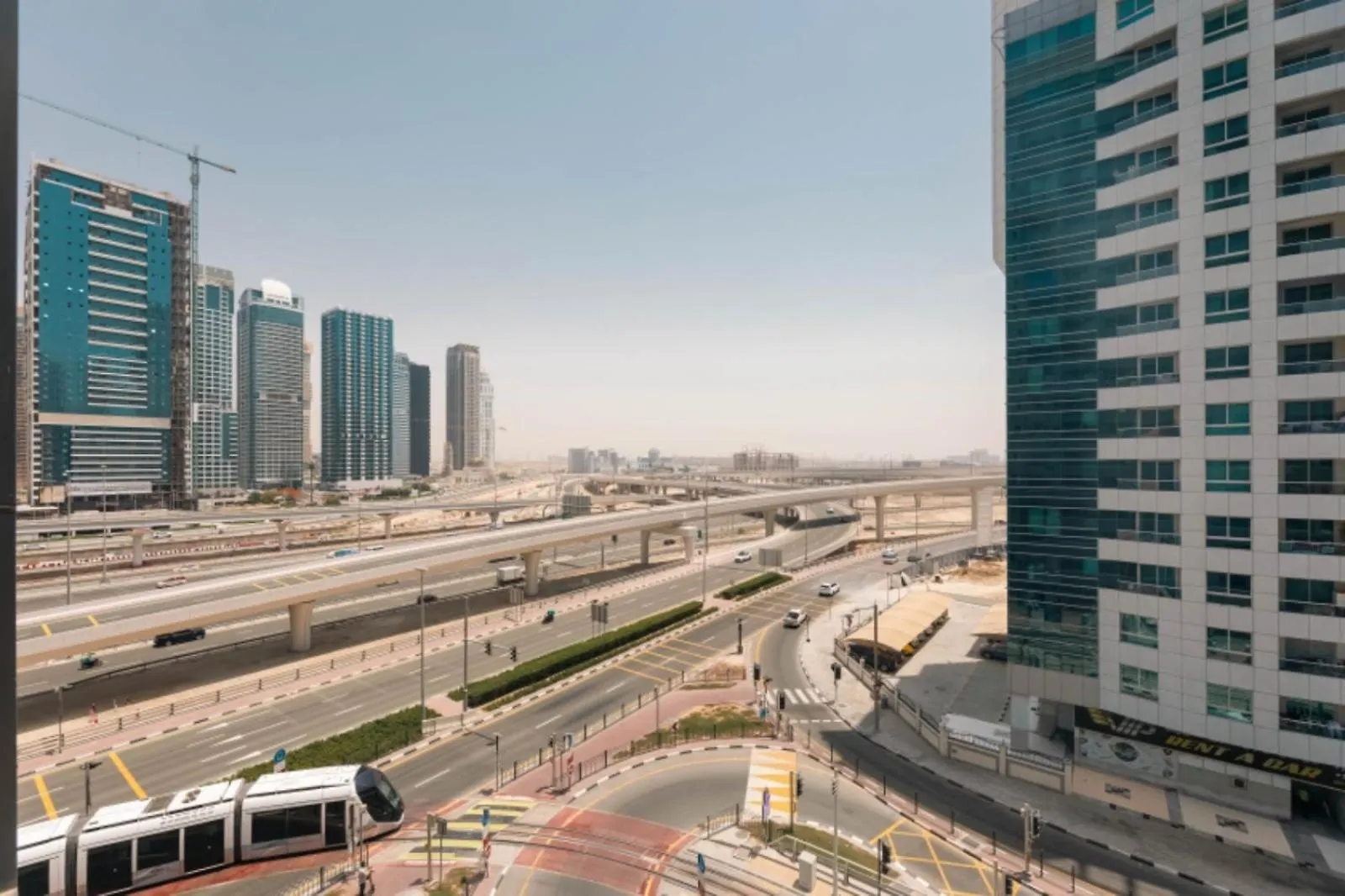 Skyline Studio Apartment With Balcony In Dubai Marina
