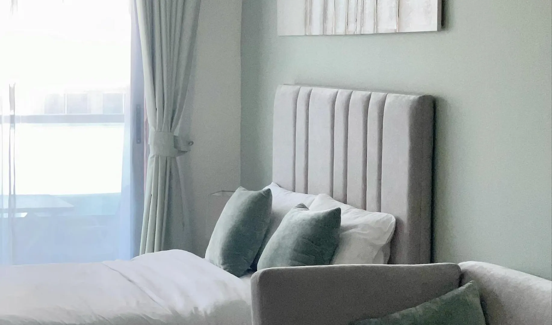 Skyline Studio Apartment With Balcony In Dubai Marina